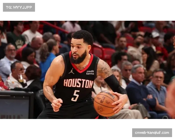 赛后分析：火箭队“换防一切”策略成功限制对手助攻数，但付出犯规代价。